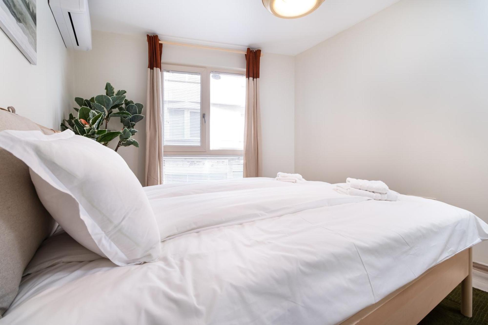 Stylish One-Bedroom Apartment Пловдив Экстерьер фото