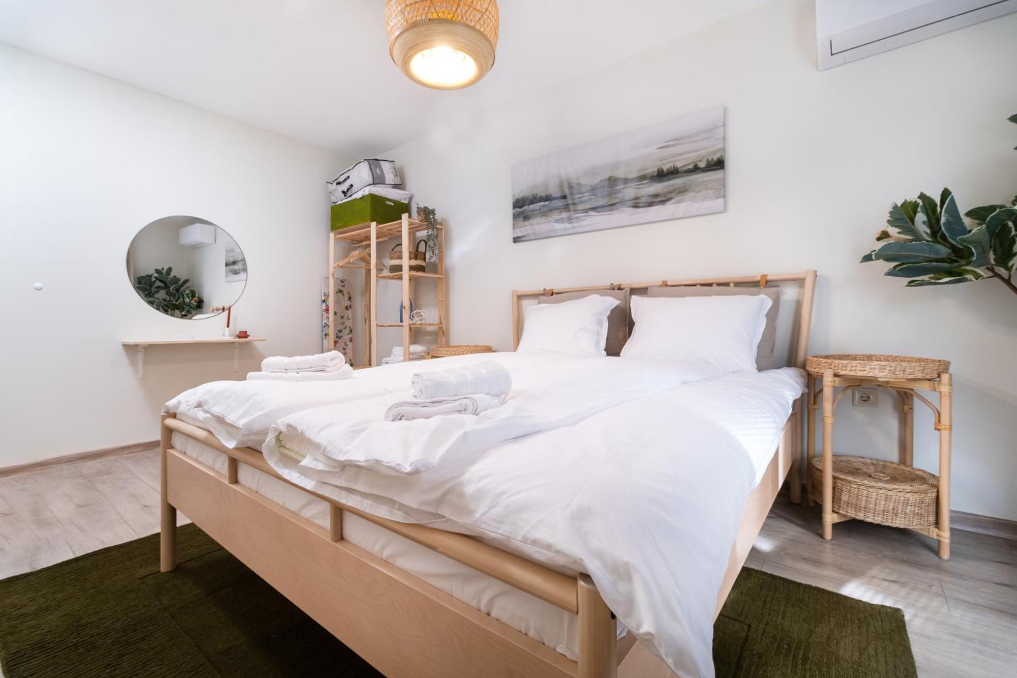 Stylish One-Bedroom Apartment Пловдив Экстерьер фото
