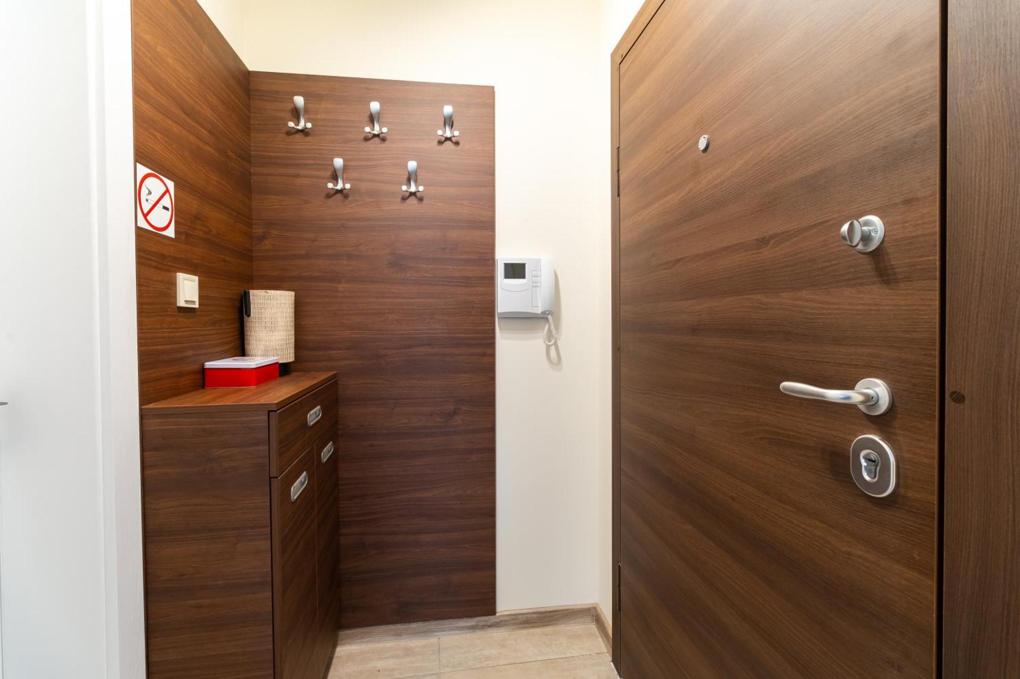 Stylish One-Bedroom Apartment Пловдив Экстерьер фото