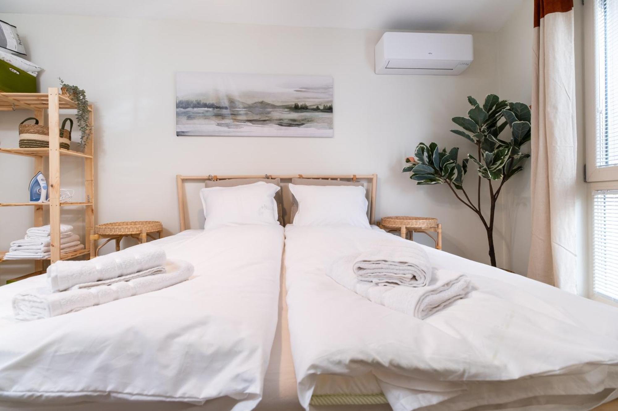 Stylish One-Bedroom Apartment Пловдив Экстерьер фото