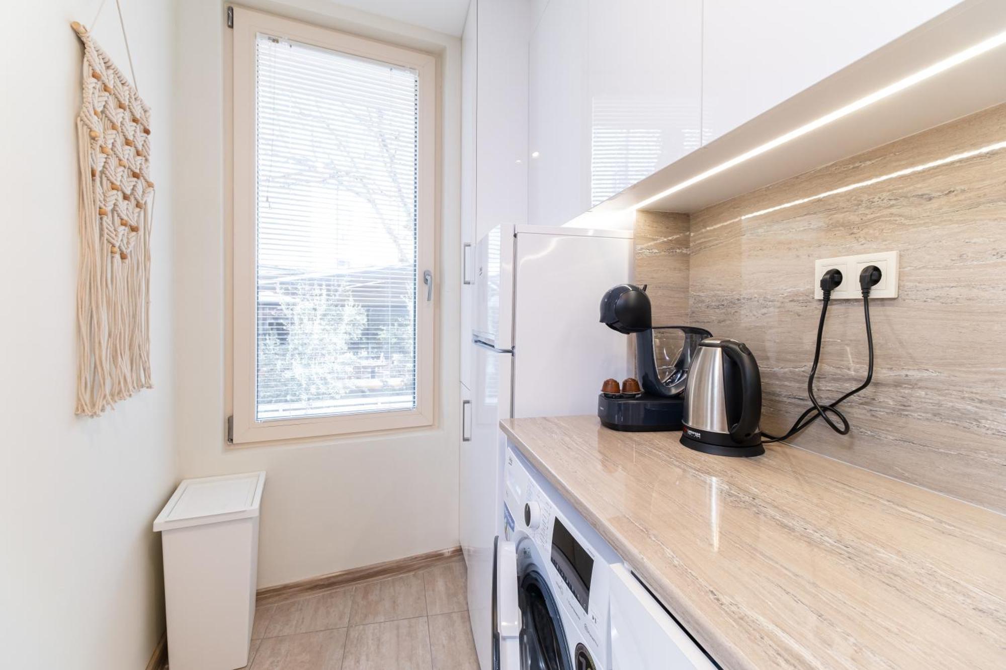 Stylish One-Bedroom Apartment Пловдив Экстерьер фото