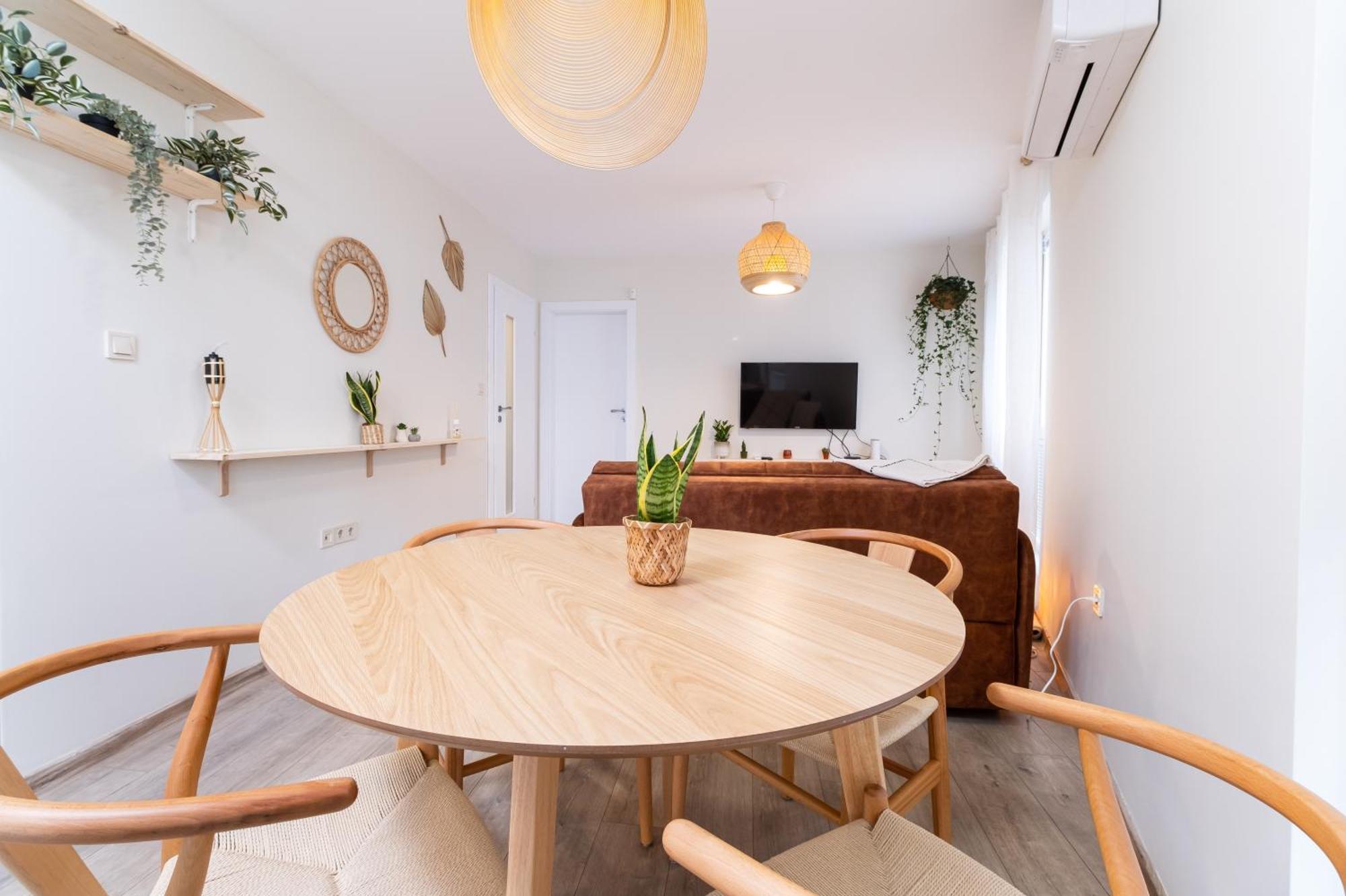 Stylish One-Bedroom Apartment Пловдив Экстерьер фото