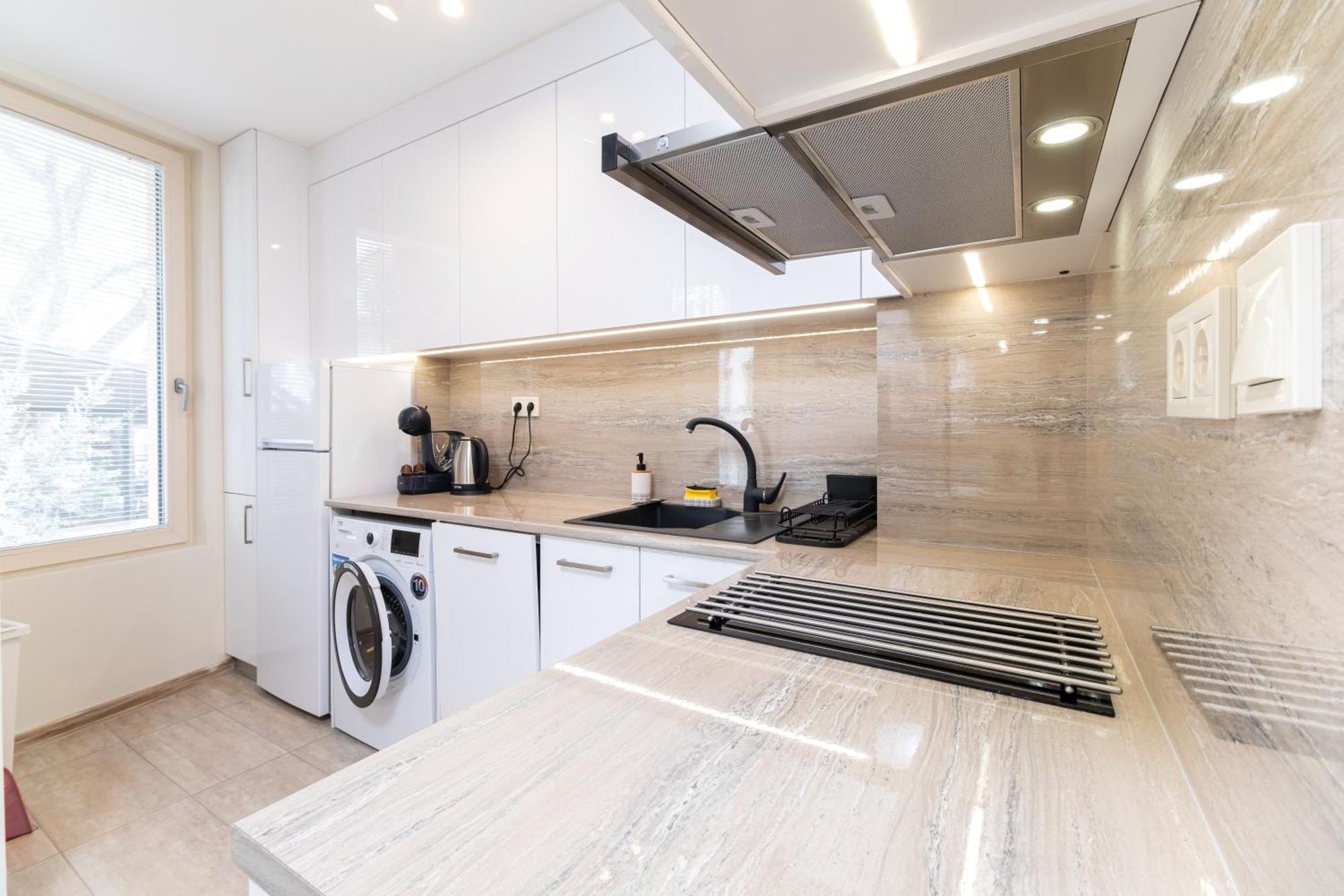Stylish One-Bedroom Apartment Пловдив Экстерьер фото